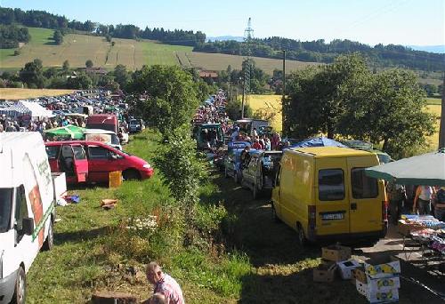 Auto-moto- farm��sk� a Ble�� TRHY TUHA�, okr. Semi