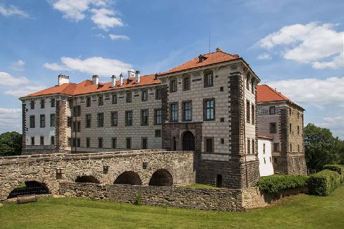 Zah�jen� sezony na z�mku Nelahozeves - www.webtrziste.cz