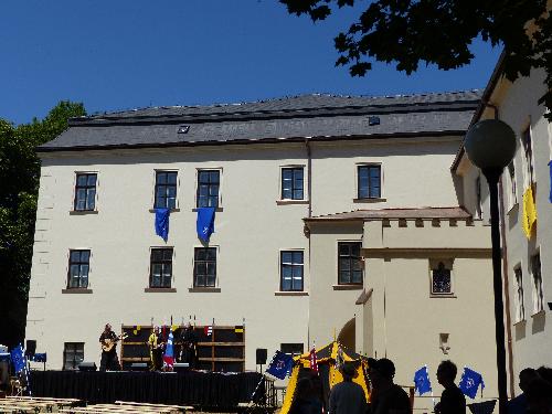 5.St�edov�k� slavnosti na z�mku Neustupov - www.webtrziste.cz