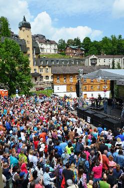 ZAH�JEN� L�ZE�SK� SEZ�NY - www.webtrziste.cz